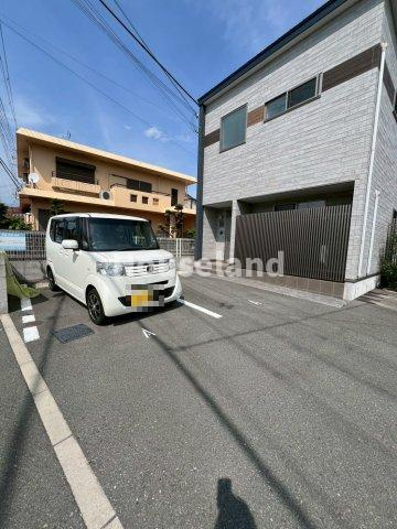 アンバーデュオの駐車場