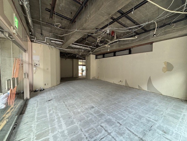 タケミカビルの内装