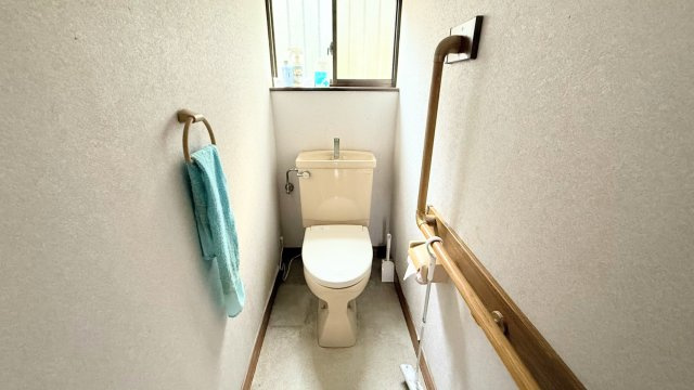 旭市南堀之内　中古戸建２棟のトイレ