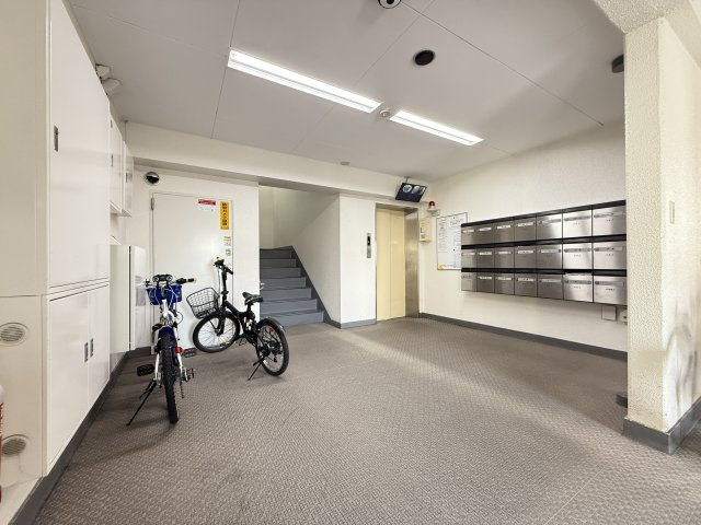 ロイヤルハイツ山之内のエントランス