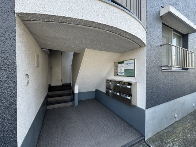 ビューハイツ帝塚山のエントランス