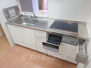 広島市安佐北区亀山５丁目のアパートのキッチン