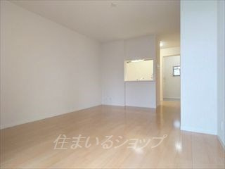 広島市安佐北区亀山５丁目のアパートの居間・リビング