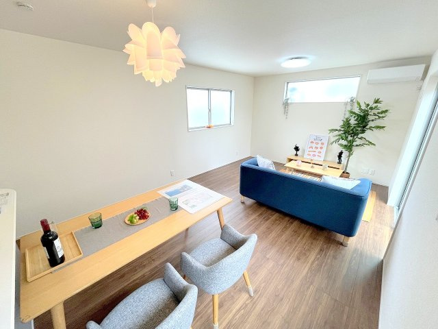 あきる野市野辺　全５棟の居間・リビング