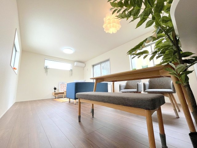 あきる野市野辺　全５棟の居間・リビング