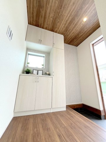 あきる野市野辺　全５棟の玄関