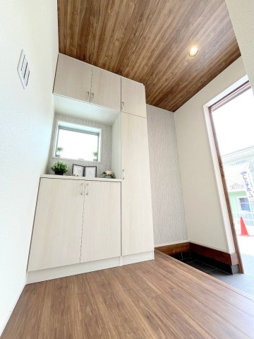 あきる野市野辺　全５棟の玄関