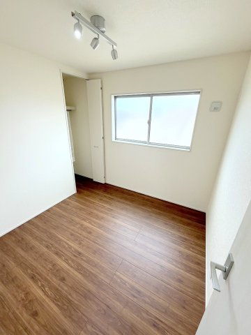 あきる野市野辺　全５棟の洋室