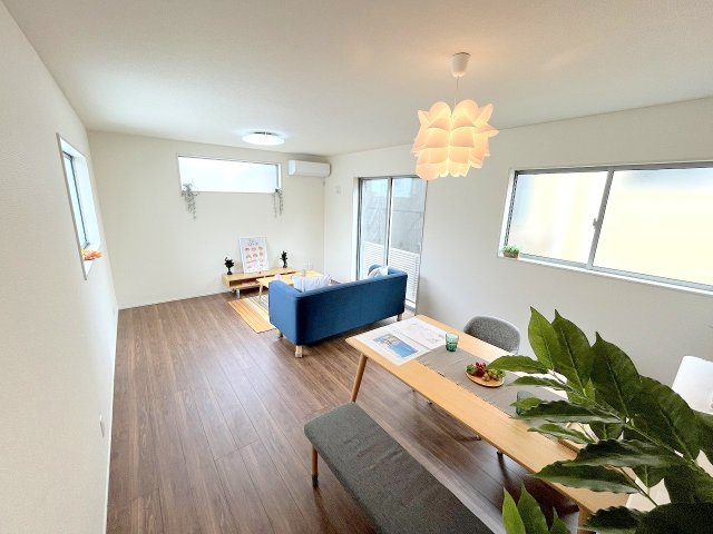 あきる野市野辺　全５棟の居間・リビング