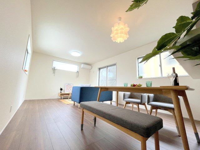 あきる野市野辺　全５棟の居間・リビング