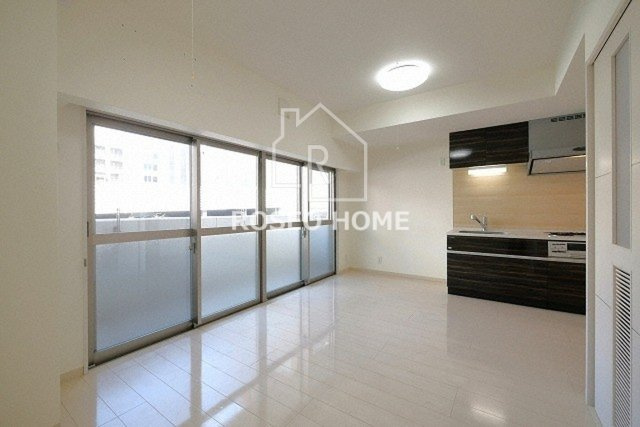 サンカトルの居間・リビング|同マンション別部屋：参考写真