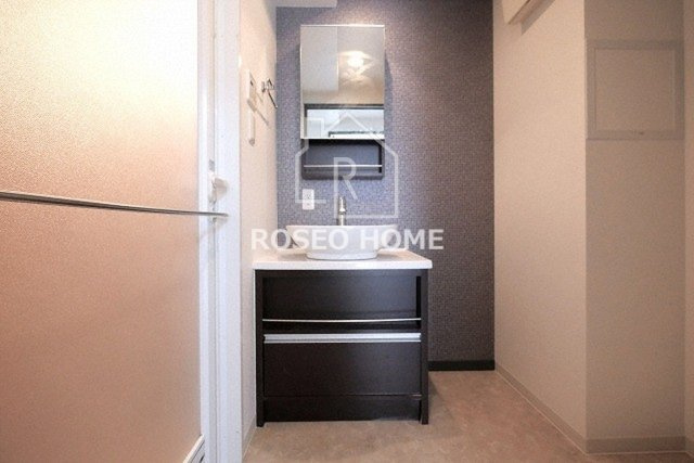 サンカトルの洗面所|同マンション別部屋：参考写真