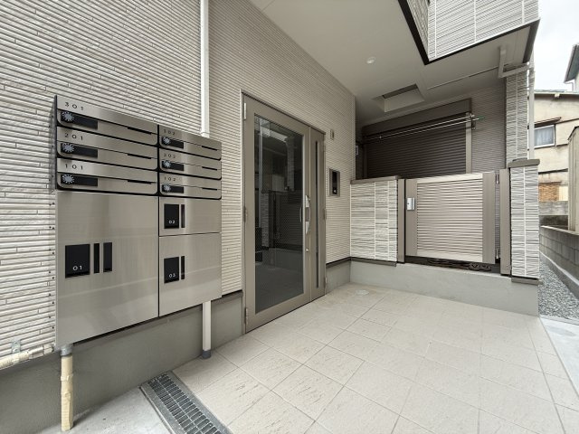 K1山ノ内(ケーワンヤマノウチ)のエントランス