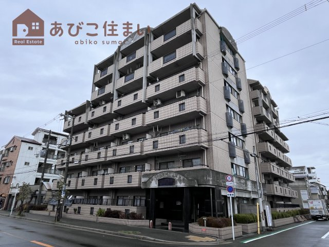 セルフィーユコート東館の外観