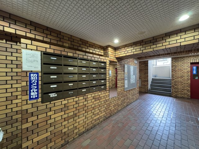 洋伸帝塚山マンションのエントランス