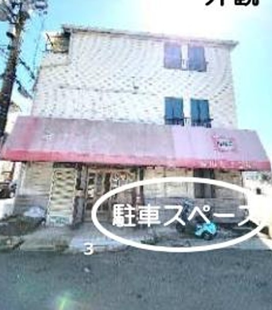 守口市菊水通３丁目の住宅付店舗戸建の外観|車種によりますが駐車可能です。