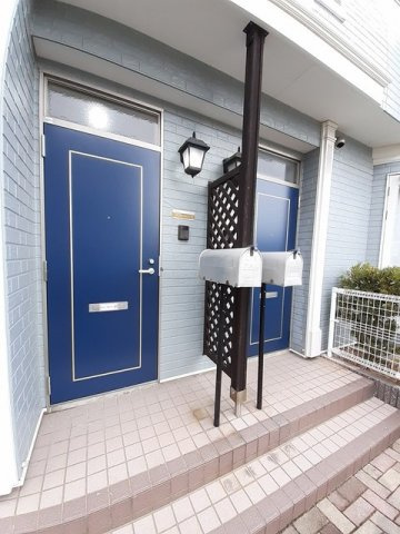 ファミールメゾンＡのエントランス