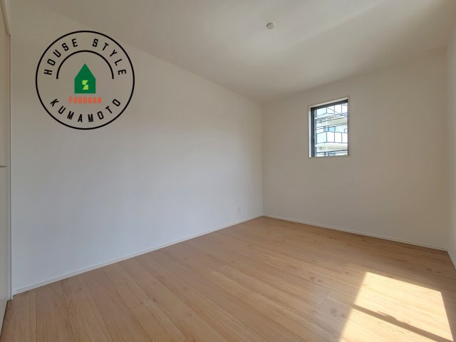 熊本市東区三郎2丁目第1-1棟（1号棟）　の洋室|採光良好な洋室は全居室、複層ガラスの遮熱効果と断熱効果で、一年中快適に過ごせます。