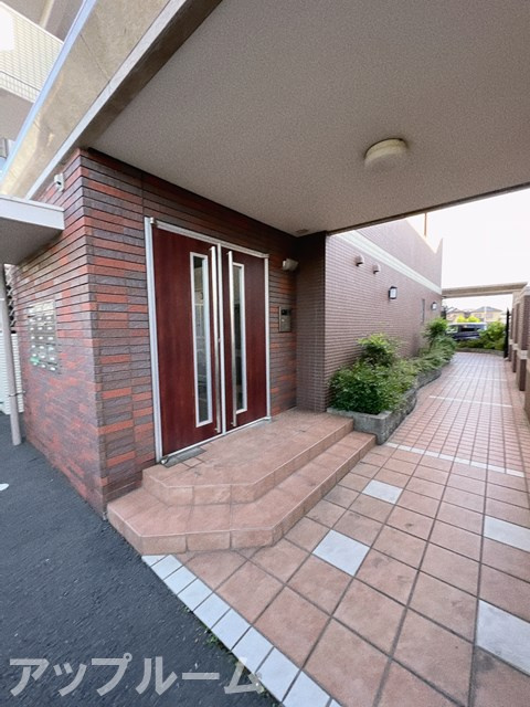 グランシーナ新町のエントランス