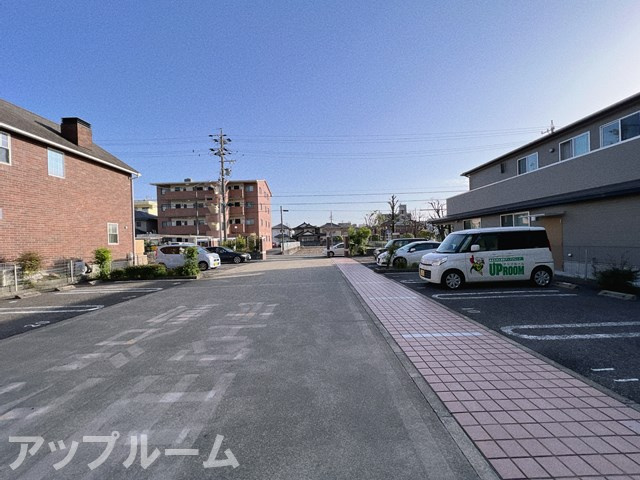 グランシーナ新町の駐車場