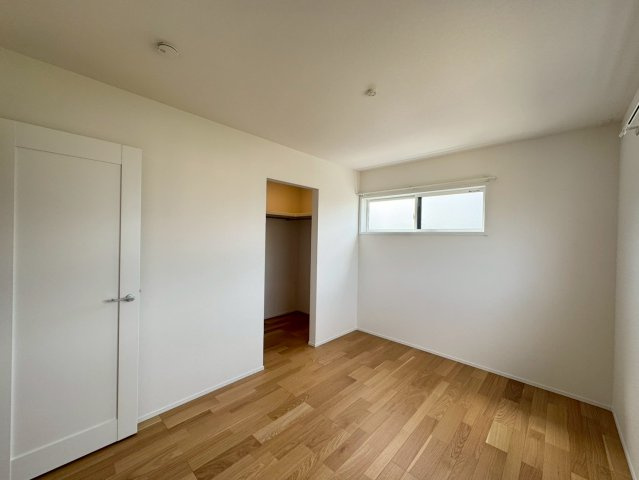 SUN COURTーサンコート－小倉南区津田3丁目【小倉南区　新築戸建て】の洋室|2階６帖洋室にもWIC完備♪　【小倉南区　新築戸建て】