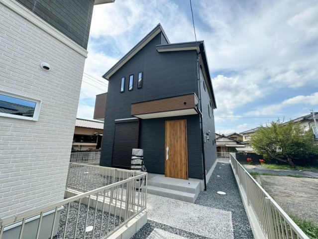 SUN COURTーサンコート－小倉南区津田3丁目【小倉南区　新築戸建て】の外観|落ち着いた色合いの外観です♪　【小倉南区　新築戸建て】