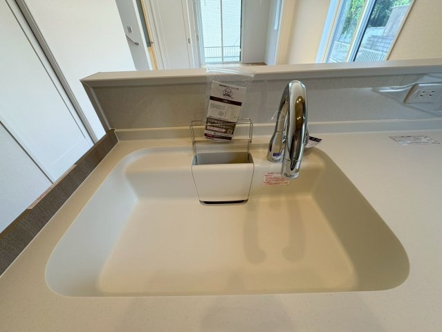 SUN COURTーサンコート－小倉南区津田3丁目【小倉南区　新築戸建て】のキッチン|節水のハンズフリー水栓♪【小倉南区　新築戸建て】