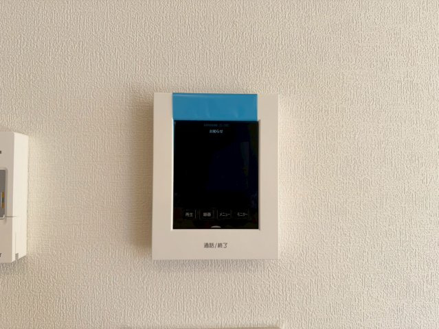 SUN COURTーサンコート－小倉南区津田3丁目【小倉南区　新築戸建て】の防犯設備|来客者を確認できるＴＶモニタ付インターフォン　【小倉南区　新築戸建て】
