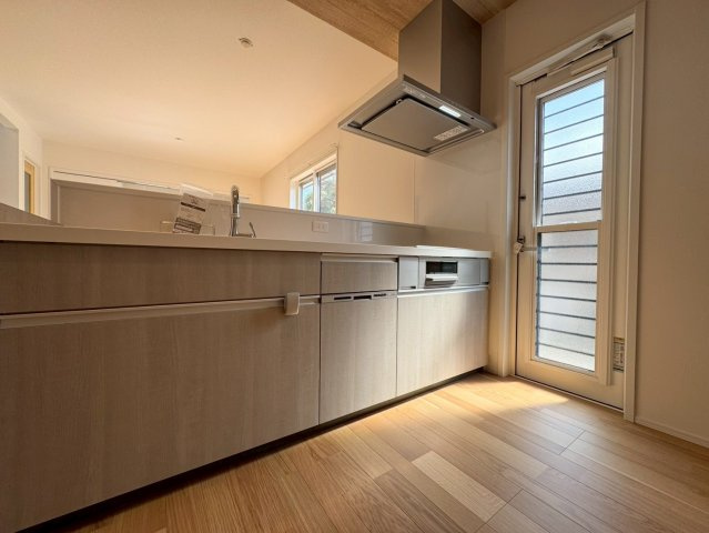 SUN COURTーサンコート－小倉南区津田3丁目【小倉南区　新築戸建て】のキッチン|下がり天井がお洒落なキッチン♪　【小倉南区　新築戸建て】