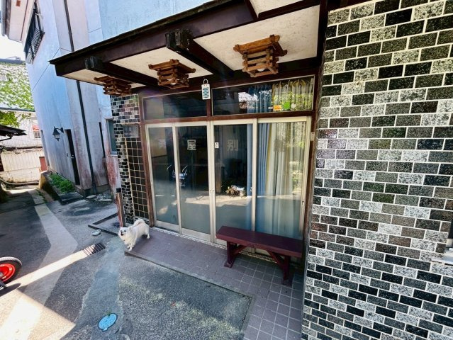 勇矢旅館のエントランス