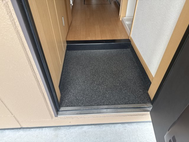 アイ・ディールの玄関