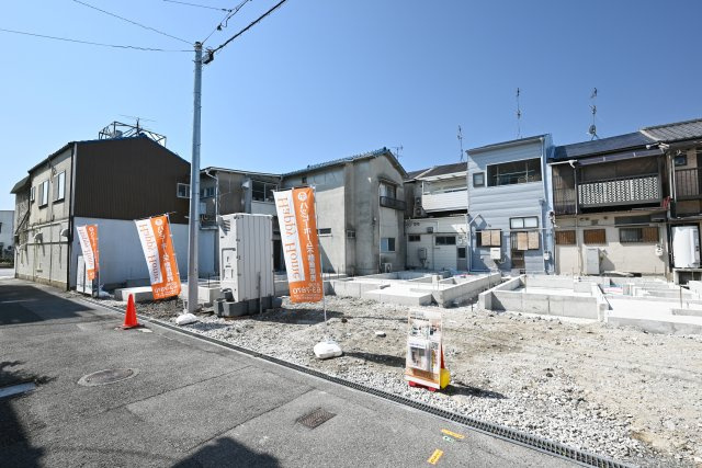 尼崎市浜田町５丁目新築一戸建ての外観|4棟同時工事中です。今しか見られない工事状況もぜひこの機会にご覧ください。