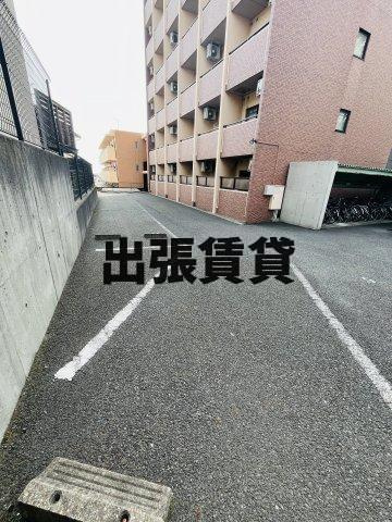 仲介手数料0円！レパラディ3の駐車場