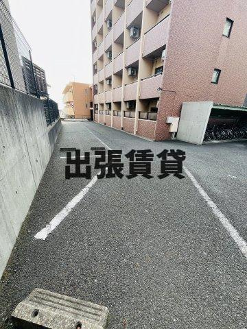 仲介手数料0円！レパラディ3の駐車場