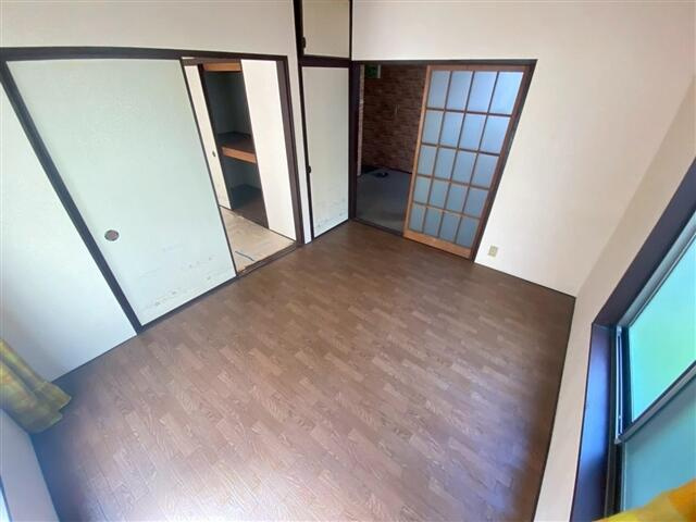 高橋コーポの洋室