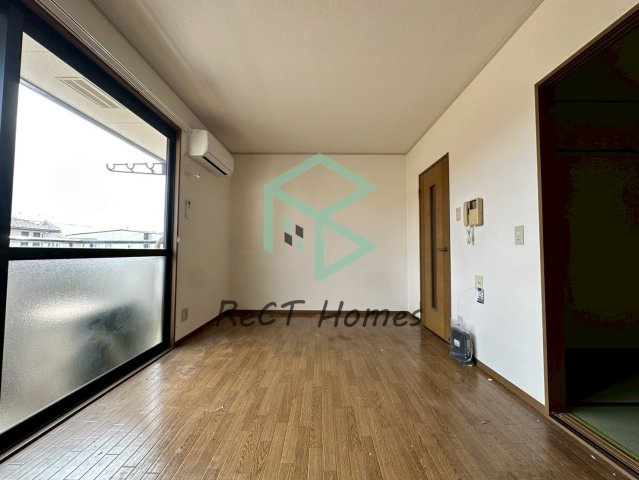 ラフィーネ’98 B棟の居間・リビング