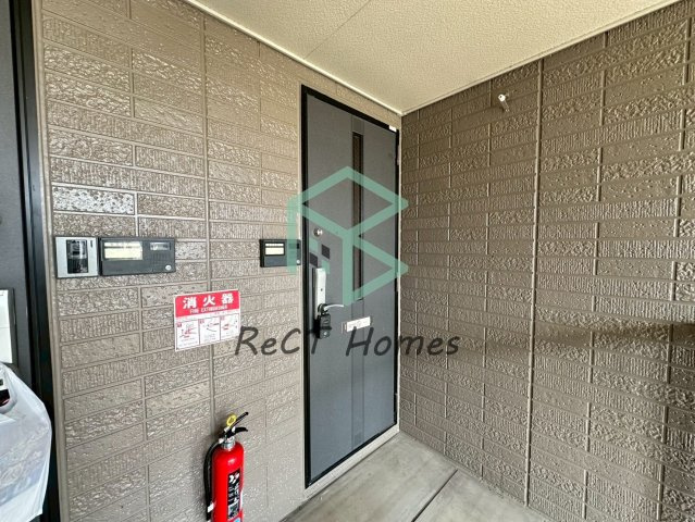 ラフィーネ’98 B棟の玄関