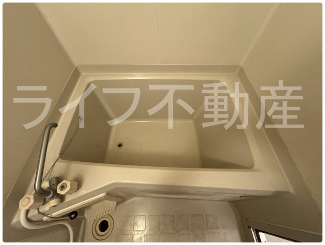 ドミール小阪の浴室|日々の暮らしに欠かせないお風呂です