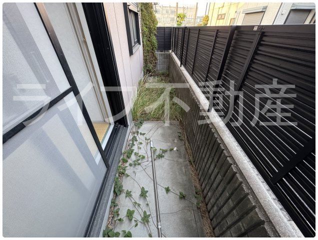 ドミール小阪のバルコニー|開放的で明るい空間を演出してくれるバルコニーです