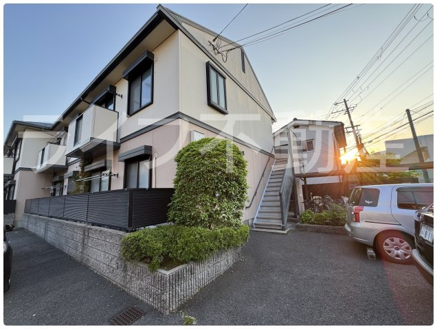 ドミール小阪の外観|落ち着いた雰囲気の外観です