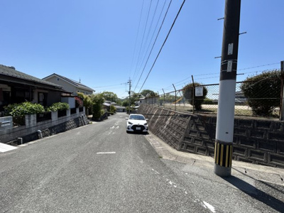 【前面道路含む現地写真】 | 東萩尾町売地