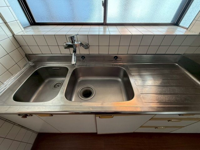 静岡市葵区下　中古一戸建てのキッチン