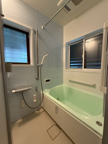 静岡市葵区下　中古一戸建ての浴室