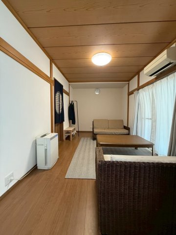 静岡市葵区下　中古一戸建ての居間・リビング