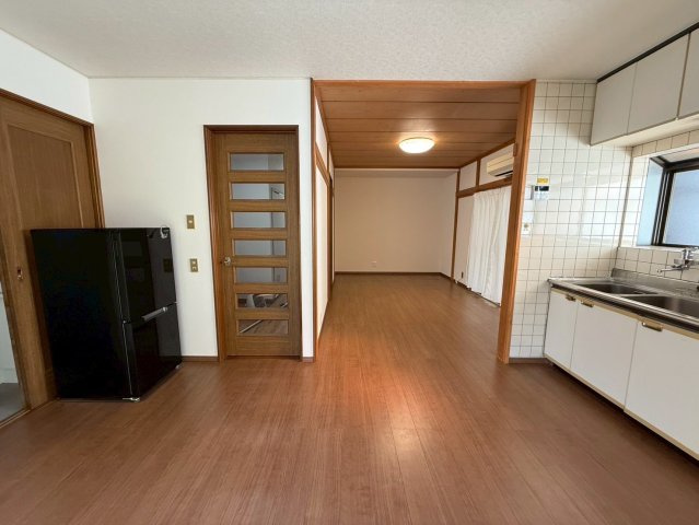 静岡市葵区下　中古一戸建ての居間・リビング