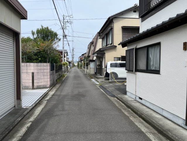 静岡市駿河区用宗３丁目の前面道路含む現地写真