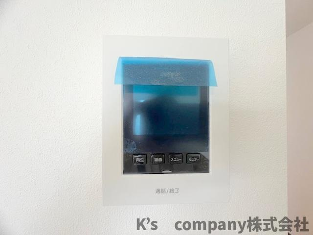 茅ヶ崎市矢畑　新築戸建　1号棟のセキュリティ|訪問者の顔が確認できるモニター付きインターホン◇