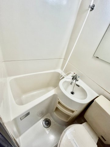 キャロル江坂の浴室