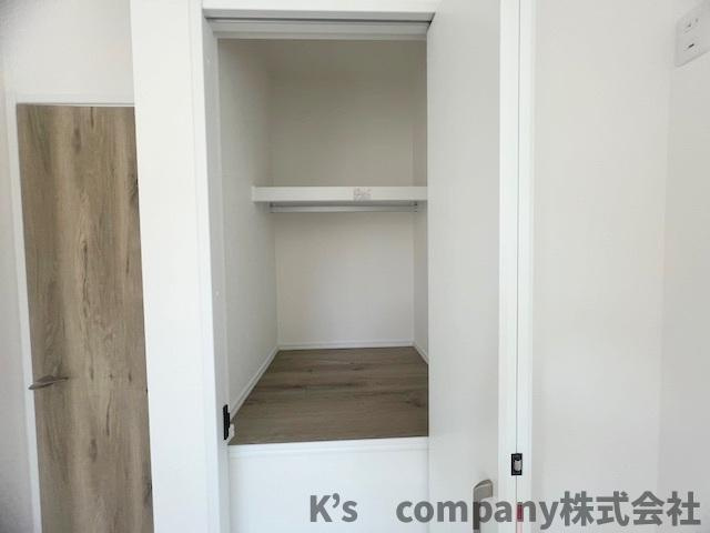 茅ヶ崎市矢畑　新築戸建　2号棟の収納|洋室5.8帖の収納スペース◇
