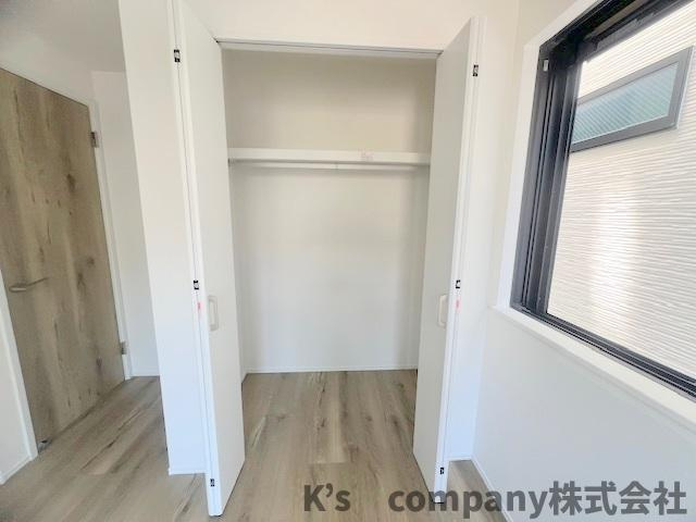 茅ヶ崎市矢畑　新築戸建　2号棟の収納|サービスルーム5.3帖の収納スペース◇